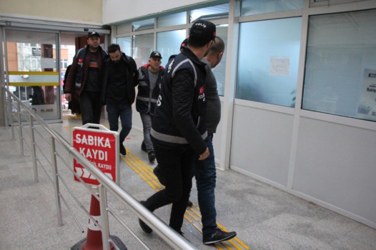 Her yerde aranan suç makinesi sahte kimlikle yakalandı