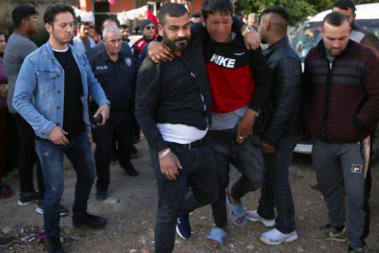 Kamyonet çaldı, kendini eve kilitledi