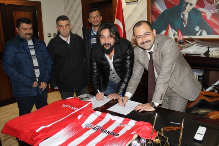 Belediye başkanı, amatör ligde futbol oynayacak