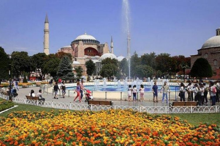 İstanbul'a 10 ayda 12 milyon 690 bin yabancı turist geldi