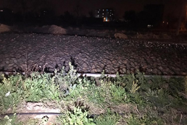Konya'da pancar yüklü TIR devrildi