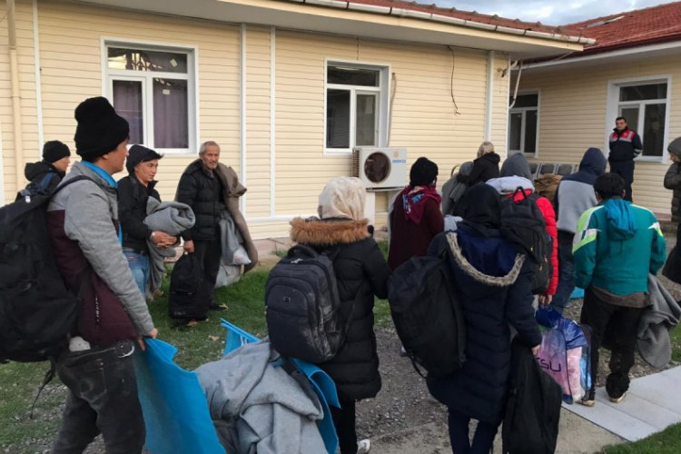 Ayvalık'ta 34 Afganistanlı göçmen ve 1 organizatör yakalandı