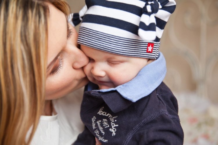 ''Öpme eyleminin nedeni anne sütü ile beslenme alışkanlığı olabilir''