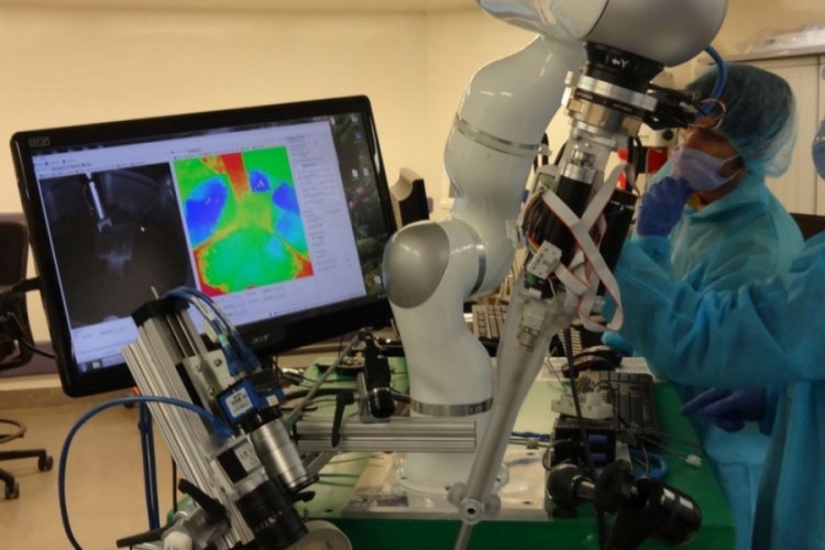 Doktordan önce robot muayene edecek