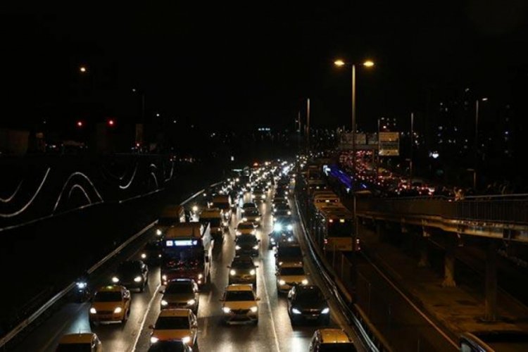 İstanbul'da trafik yoğunluğu yüzde 74'e ulaştı
