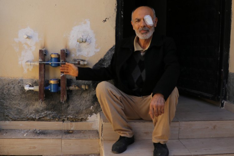 Su sayaçlarını çalanlar yüzünden gözünü kaybediyordu