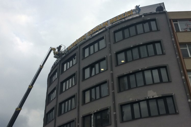 İBB Gençlik Meclisi'nin faaliyetleri durduruldu