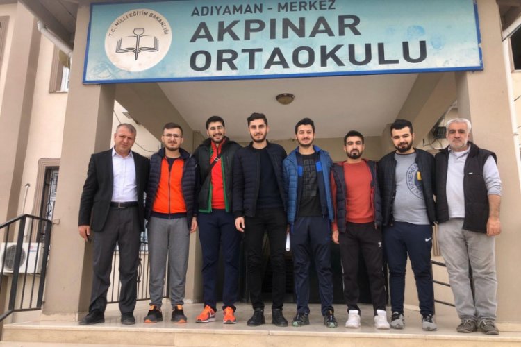 İlköğretim öğrencilerine diş macunu ve fırça hediye ettiler