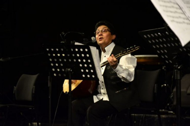 Bursa'da Musa Eroğlu, Güler Duman ve Yediveren Orkestrası konser verdi