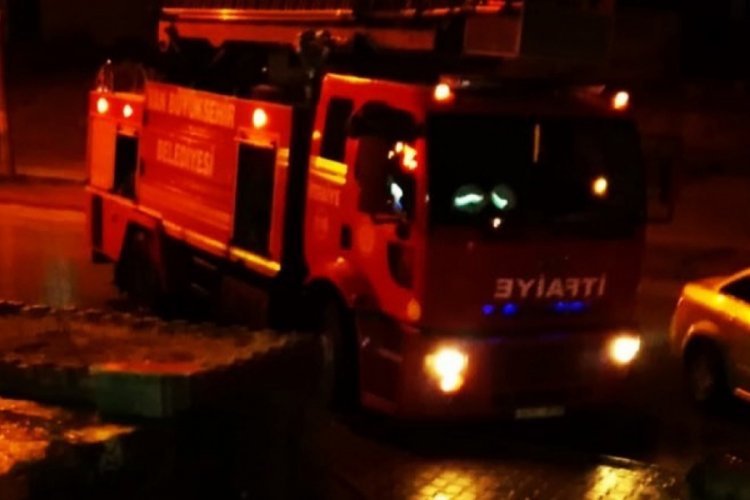 Van'da iş yerinin bacasından çıkan yangın korkuttu