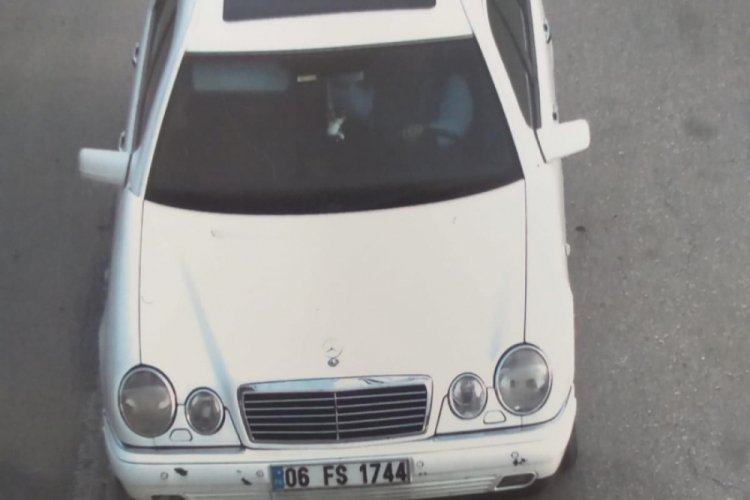 Cenazeye giden ailenin evini soydular