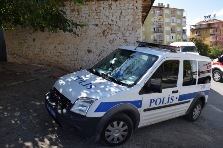 Bıçaklı kavgada 2 kişi yaralandı