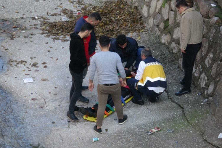 Bursa'da dere yatağında hareketsiz yatan genç tedavi altına alındı