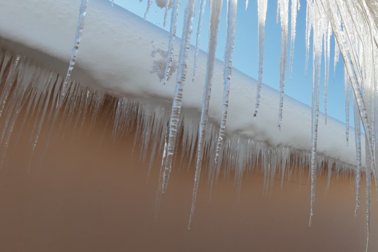 Soğuk hava buzlanmayı beraberinde getirdi