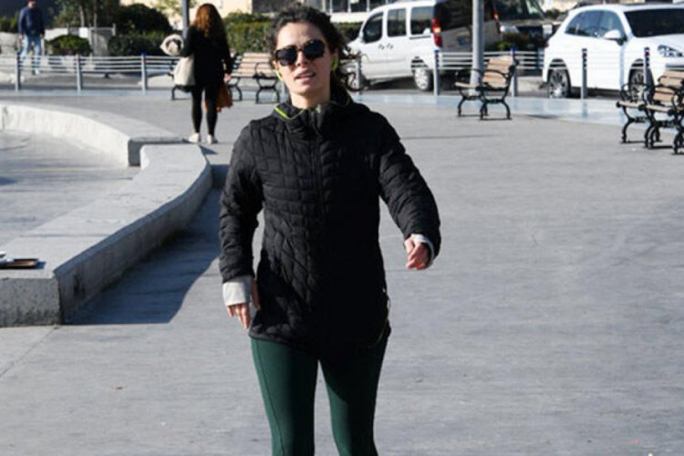 Oyuncu Özge Özpirinçci 7 km yürüdü