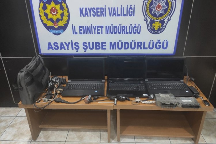 İşyerine çatıdan girerek hırsızlık yapan 2 kişi yakalandı