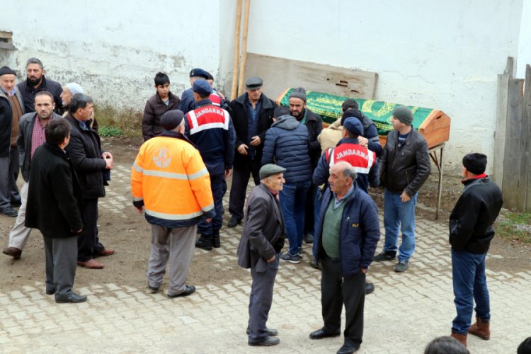 Babasının tüfekle öldürdüğü Rıza, toprağa verildi