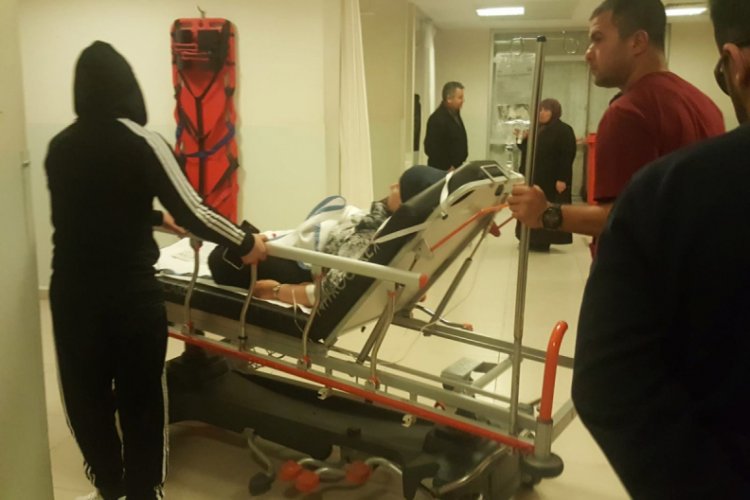 Bursa'da karşıdan karşıya geçmek isteyen yayaya otomobilin çarptı