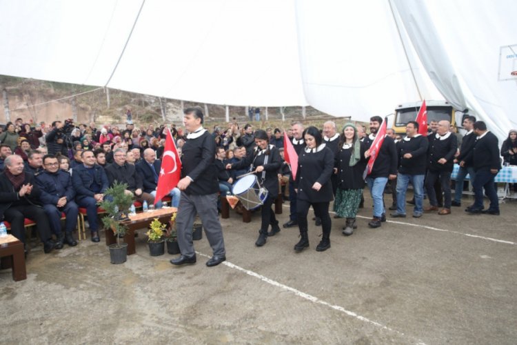Kara önlüklü 1. Eğitim Şenliği düzenlediler