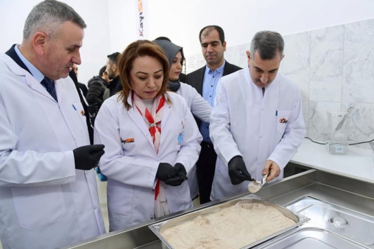 Acı kayısı çekirdeğinden gıda takviyesi üretimine başlandı