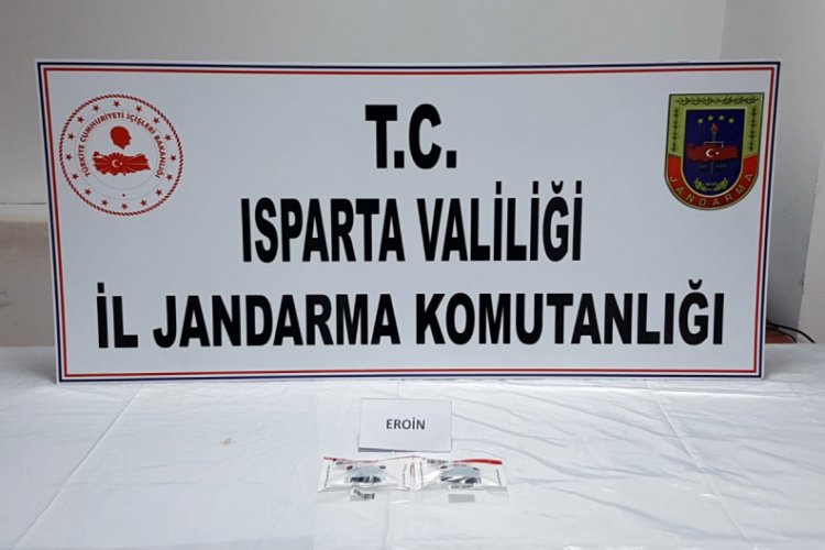 Yol kontrolünde uyuşturucu madde ele geçirildi