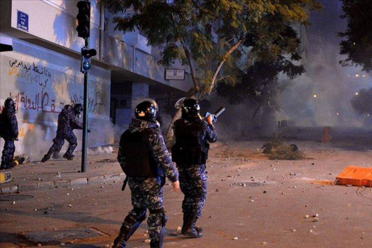 Lübnan'da göstericilerle güvenlik güçleri arasındaki gerginlikte 35 kişi yaralandı
