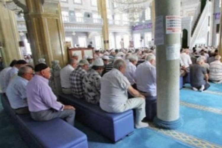 Yaşlı adamdan tabure zaferi!
