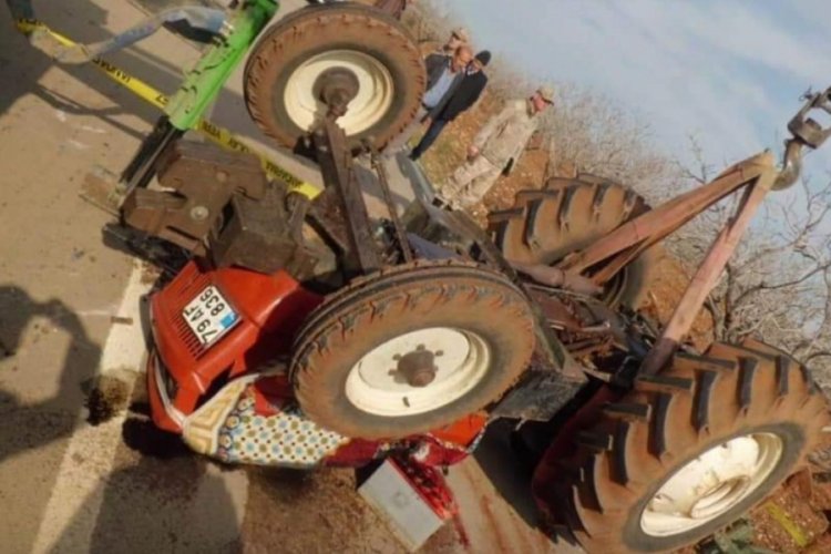 Devrilen traktörün altında kalan sürücü öldü