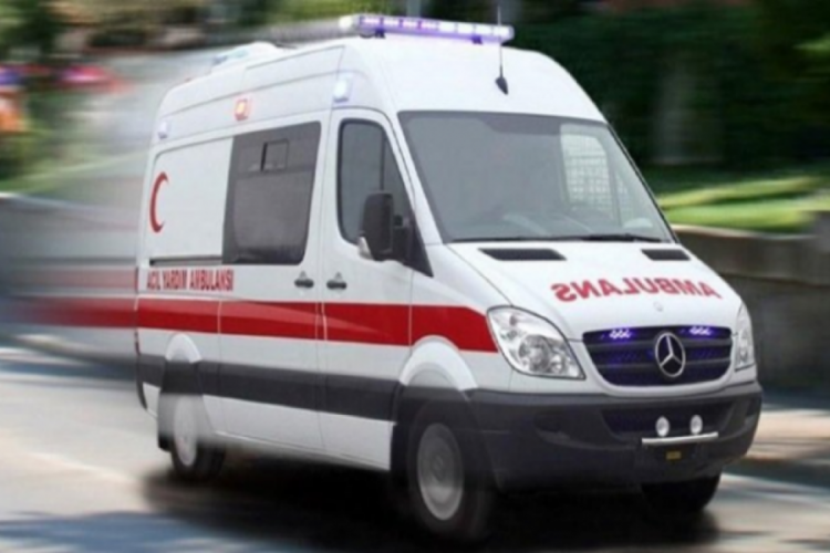 Çocuk 2. kattan beton zemine düşerek ağır yaralandı
