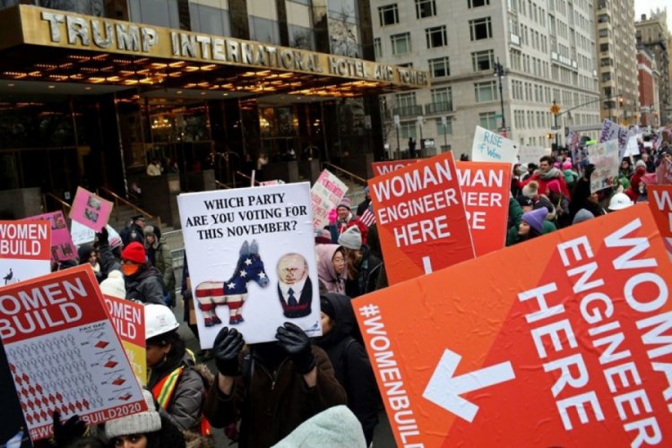 ABD'de Trump karşıtı binlerce kadın yürüdü