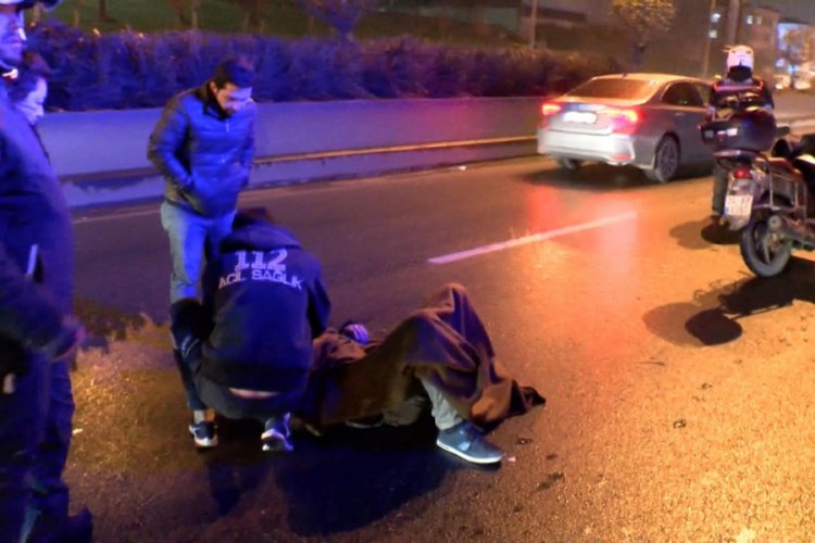Otomobilin çarptığı motosikletli yaralandı