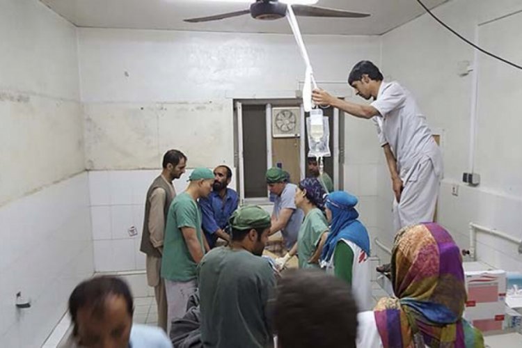 Afganistan'da çatı çöktü! 6 öğrenci hayatını kaybetti