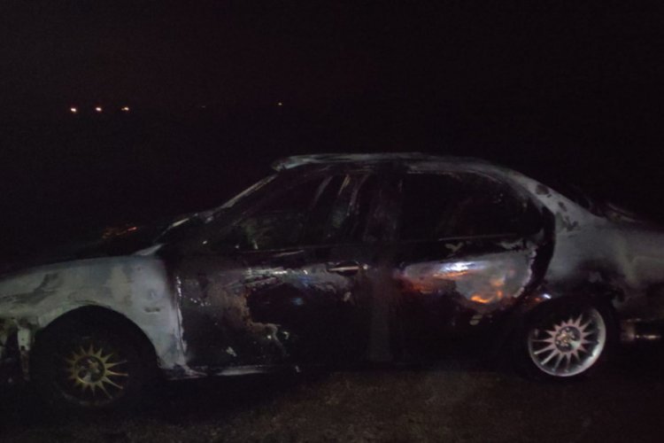 Seyir halindeki otomobilde elektrik kontağından yangın çıktı