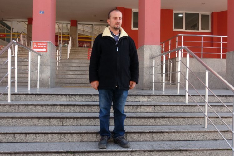 Yavru köpeklerini sopayla dövdükleri iddiasıyla ailesinden şikayetçi oldu