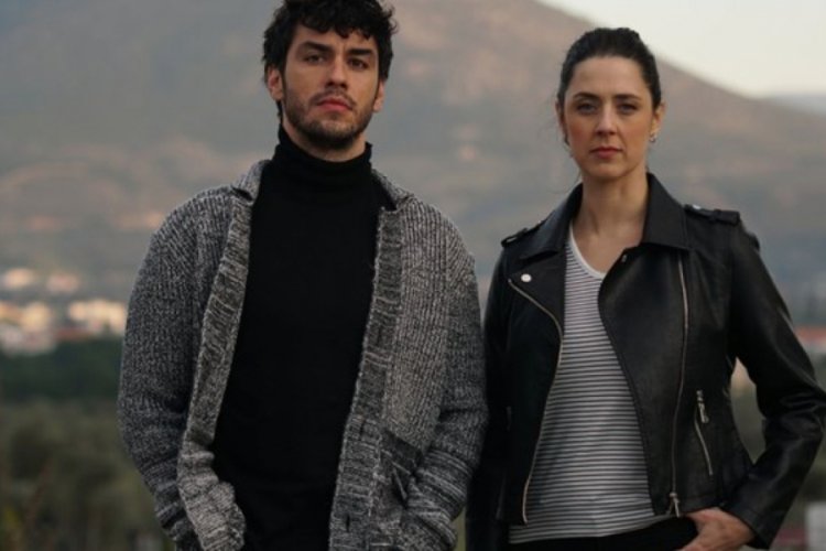 Melis Birkan ve Aras Aydın Sefirin Kızı'nda