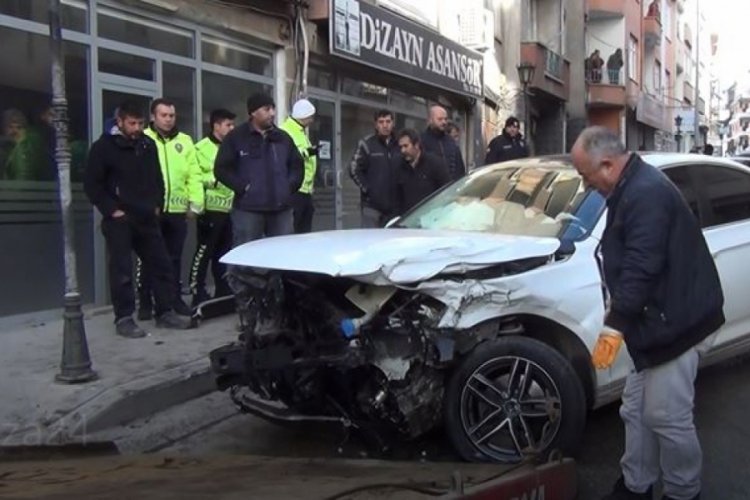 Kırıkkale'de 6 aracın karıştığı trafik kazası: 3 yaralı