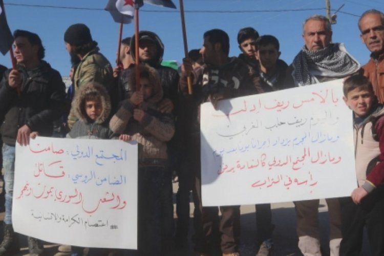 Siviller Esad'ın saldırılarını protesto etti