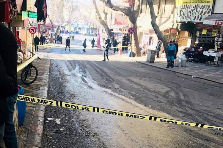 Kezzap bidonu patladı: 2 yaralı