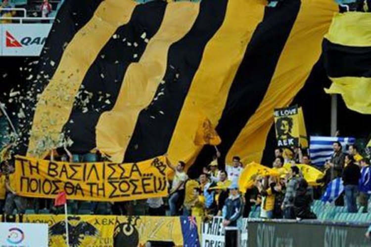 AEK taraftarları, polis aracı yaktı
