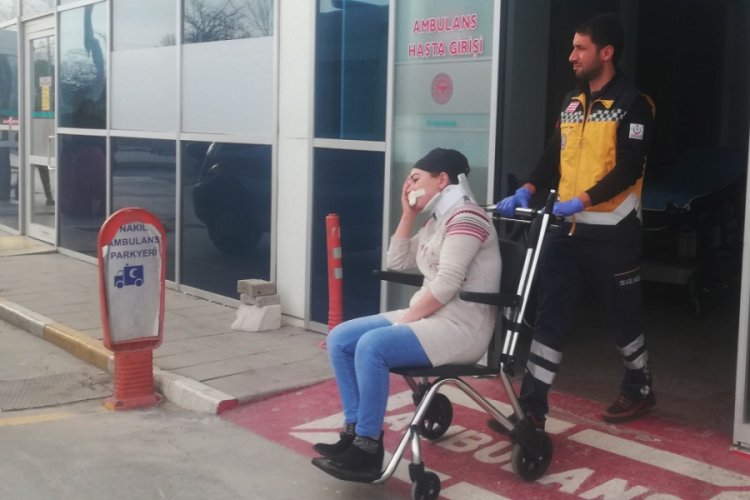 Boşanmak istediği eşi tarafından darp edildi