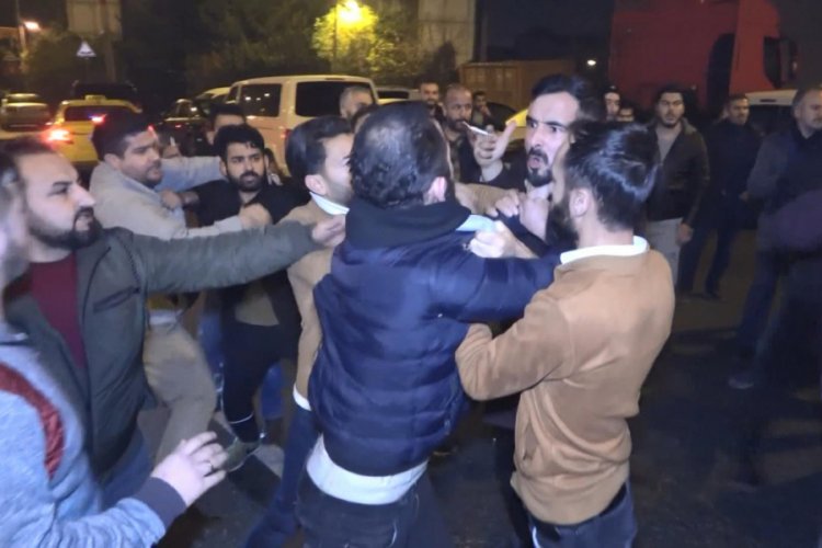 Taksiciler ve şoförler tekme tokat birbirine girdi