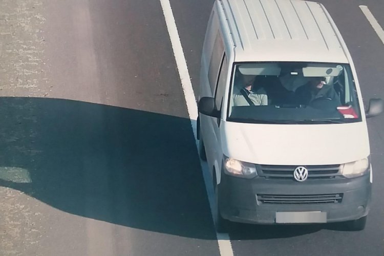 Seyir halindeki minibüslerde toplantı yapan FETÖ şüphelileri tutuklandı