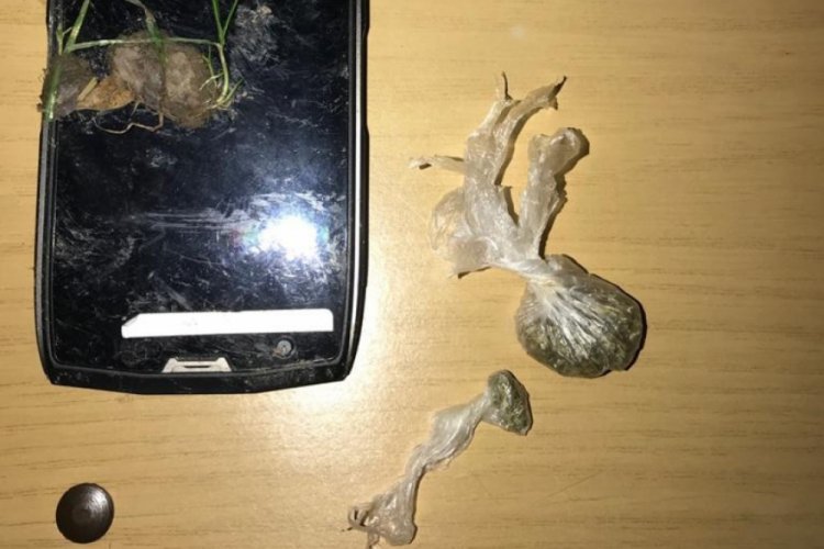 Üzerinde uyuşturucu çıkan şahıs, bekçiyi darp edip kaçtı