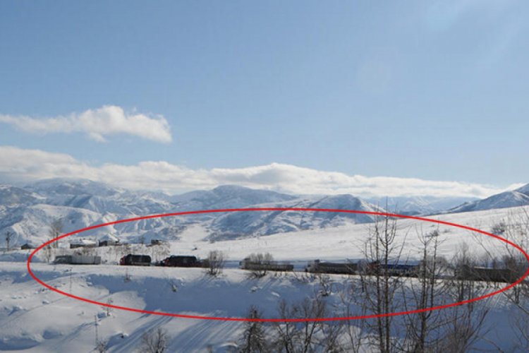 Elazığ'a gönderilen konteyner yüklü TIR'lar yolda mahsur kaldı