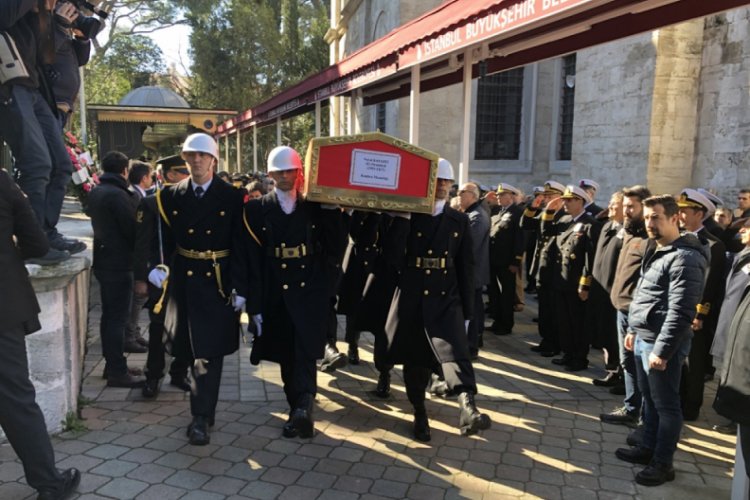 Eski Deniz Kuvvetleri Komutanı Oramiral Vural Bayazıt son yolculuğuna uğurlandı