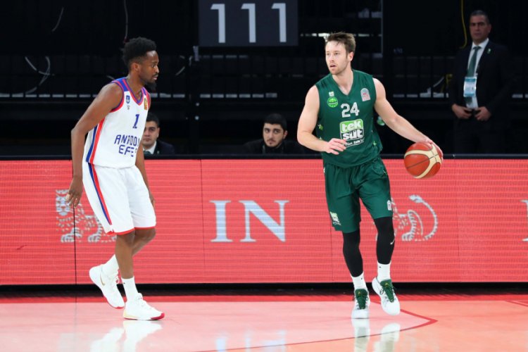 Anadolu Efes liderliğini sürdürdü