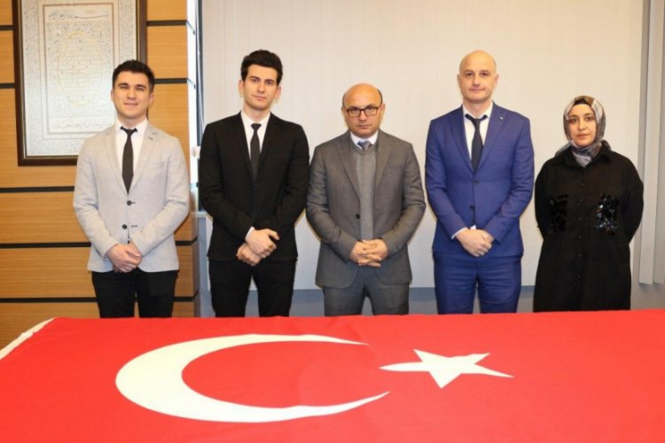 Yemin ettiler ve asaleten memur oldular