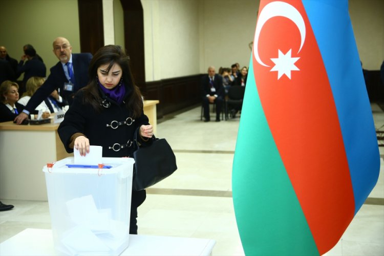 Azerbaycan'da seçimin galini YAP oldu