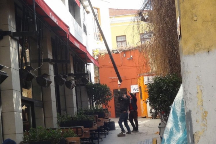 Güvenlik önlemi alınmadan taşınan demirler paniğe neden oldu
