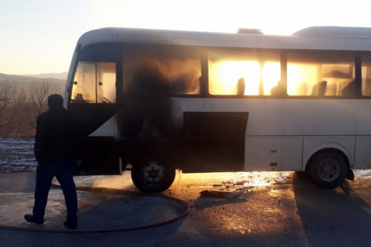 Servis midibüsünde yangın